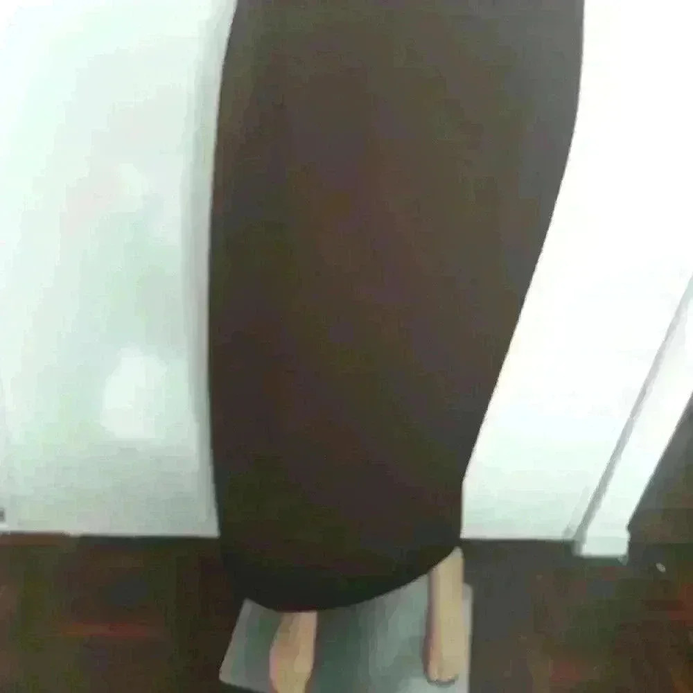 Made in  Canada plum collection office maxi skirt size 10 - Picture 4 of 6